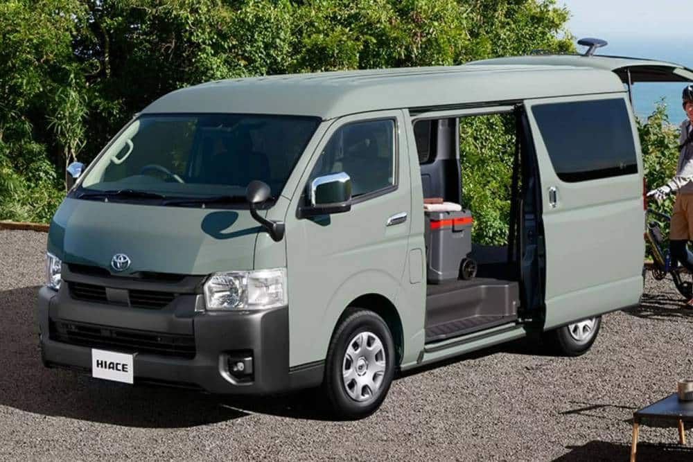 https://autogreeknews.gr/wp-content/uploads/2024/01/2024-Toyota-HiAce-17-2048x1147-1.jpg