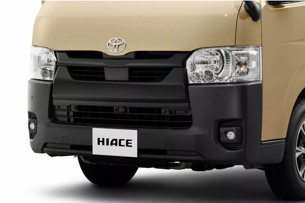 https://autogreeknews.gr/wp-content/uploads/2024/01/2024-Toyota-HiAce-2-2048x1138-1.jpg