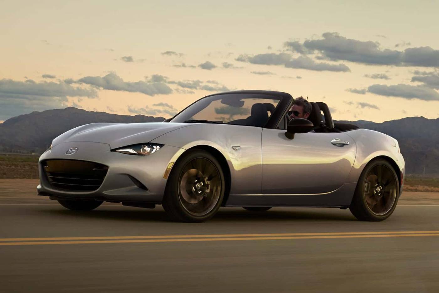 https://autogreeknews.gr/wp-content/uploads/2024/01/2024-mazda-mx-5-miata-1.jpg