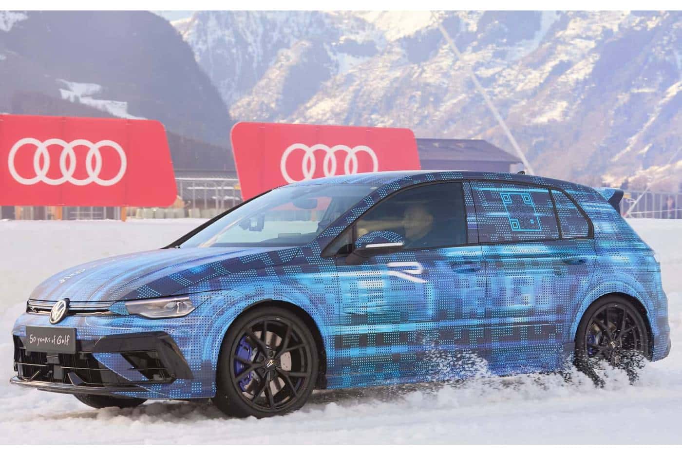 Χιονισμένες βόλτες με το νέο VW Golf R