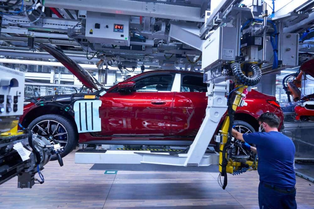 https://autogreeknews.gr/wp-content/uploads/2024/01/BMW-Munich-plant-00008-2048x1366-1.jpg