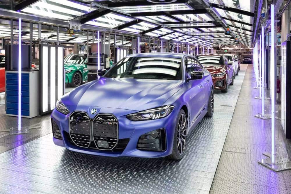 https://autogreeknews.gr/wp-content/uploads/2024/01/BMW-Munich-plant-00009-2048x1365-1.jpg