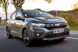 Dacia-Sandero-Stepway-Extreme-kinisi