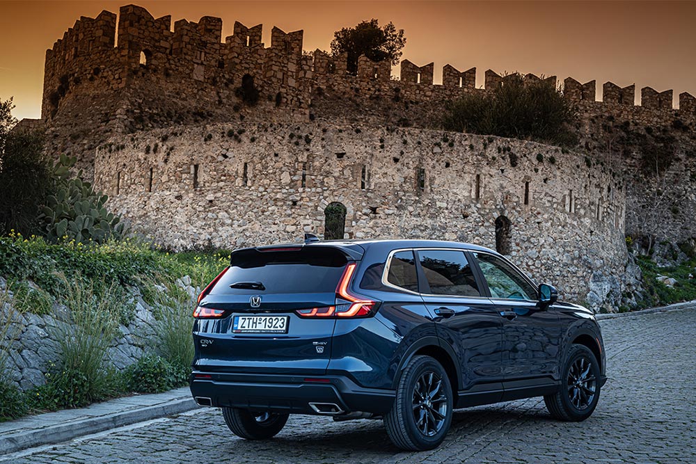 https://autogreeknews.gr/wp-content/uploads/2024/01/Honda-CR-V-2024-piso.jpg