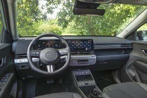 Hyundai-Kona-2023-interior-(1)