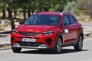 Kia-Stonic-GT-Line-kinisi