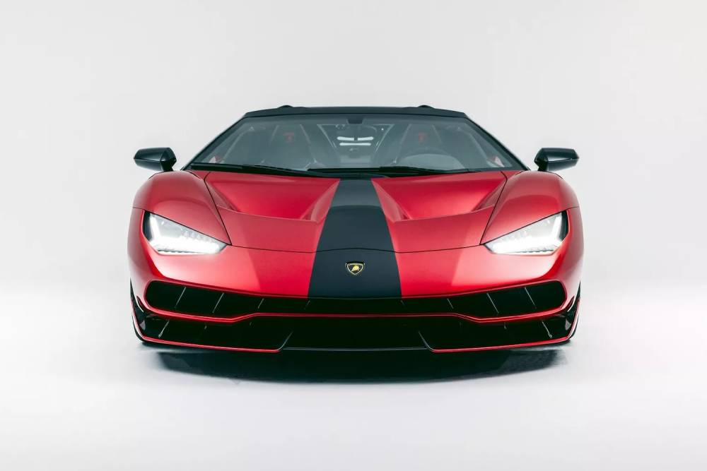 https://autogreeknews.gr/wp-content/uploads/2024/01/Lamborghini-Centenario-Roadster-4.jpg