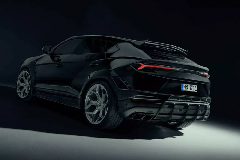 https://autogreeknews.gr/wp-content/uploads/2024/01/Lamborghini-Urus-Performante-Novitec-Esteso-2-2048.jpg