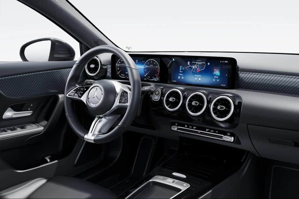 https://autogreeknews.gr/wp-content/uploads/2024/01/Mercedes-A-Class-2023-interior-side-1.jpg