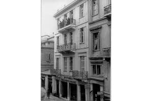 Nissan-Theoharakis—Κατάστημα-στην-οδό-Βερανζέρου