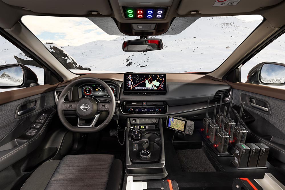 https://autogreeknews.gr/wp-content/uploads/2024/01/Nissan-X-Trail-Mountain-Rescue-Interior-10.jpg