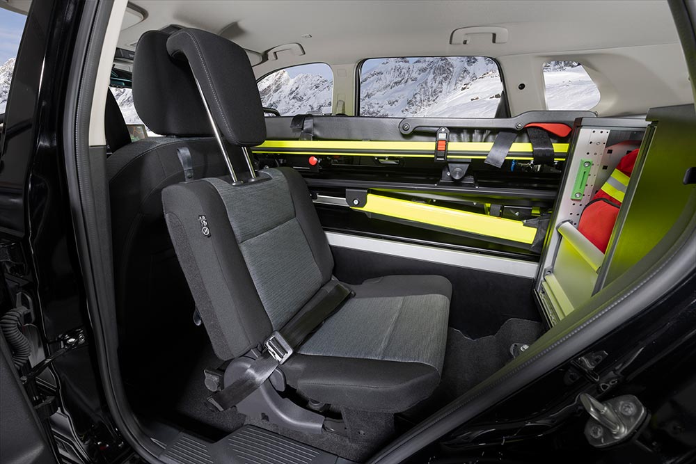 https://autogreeknews.gr/wp-content/uploads/2024/01/Nissan-X-Trail-Mountain-Rescue-Interior-14.jpg