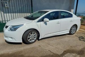Toyota-Avensis-1.8-2010-(1)
