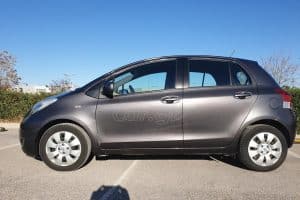 Toyota-Yaris-2010-(1)