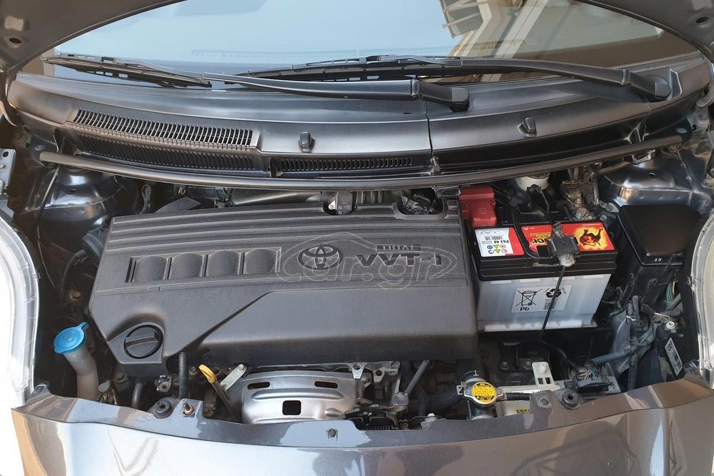 https://autogreeknews.gr/wp-content/uploads/2024/01/Toyota-Yaris-2010-4.jpg