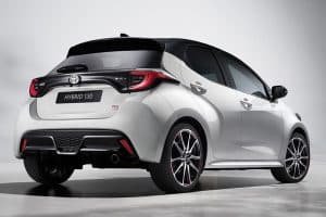 Toyota-Yaris-Hybrid-130-rear