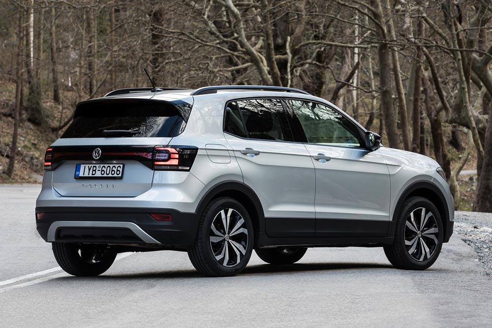 https://autogreeknews.gr/wp-content/uploads/2024/01/VOLKSWAGEN-T-CROSS_rear.jpg
