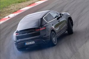 porsche macan ev testing 04