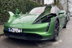 porsche-taycan-cross-turismo-got-mutilated-thieves (1)