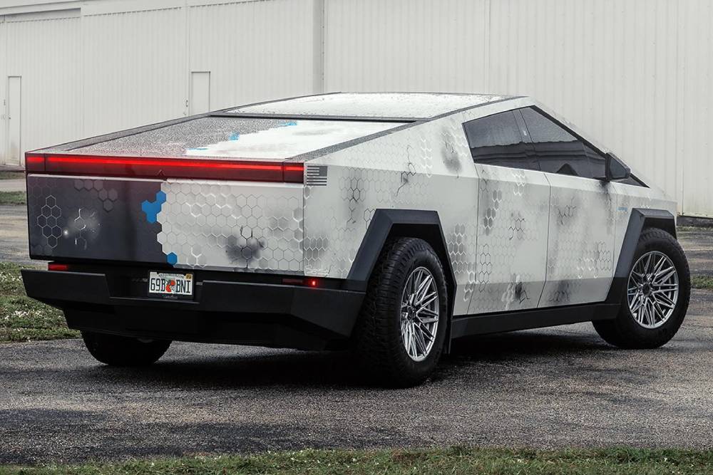 https://autogreeknews.gr/wp-content/uploads/2024/01/tesla-cybertruck-foundation-series-feels-out-of-th-2.jpg