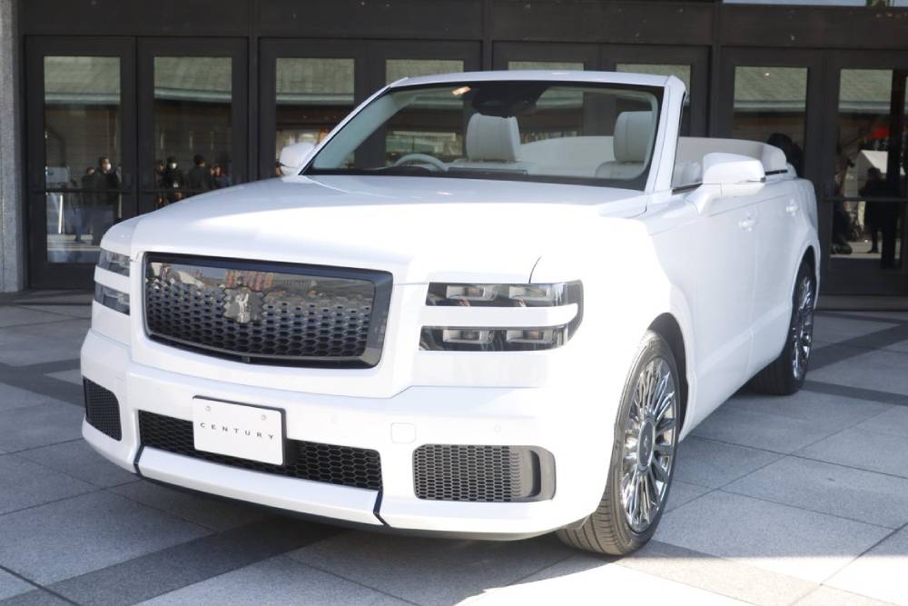 https://autogreeknews.gr/wp-content/uploads/2024/01/toyota-century-suv-convertible-is-a-dream-parade-c-2.jpg