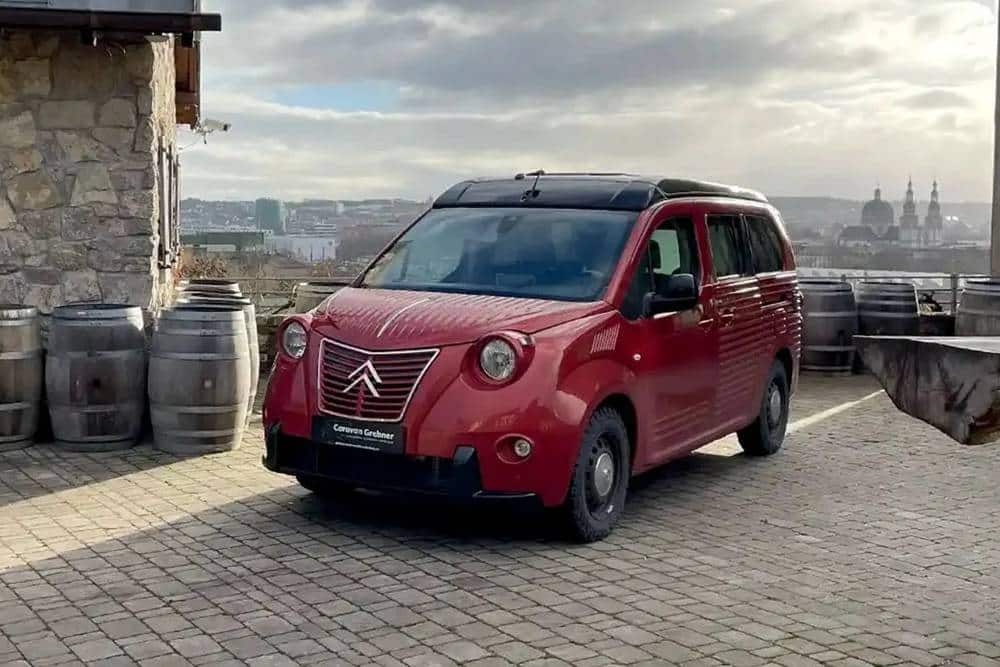 https://autogreeknews.gr/wp-content/uploads/2024/01/vanderer-electric-mini-camper-blends-the-retro-loo.jpg
