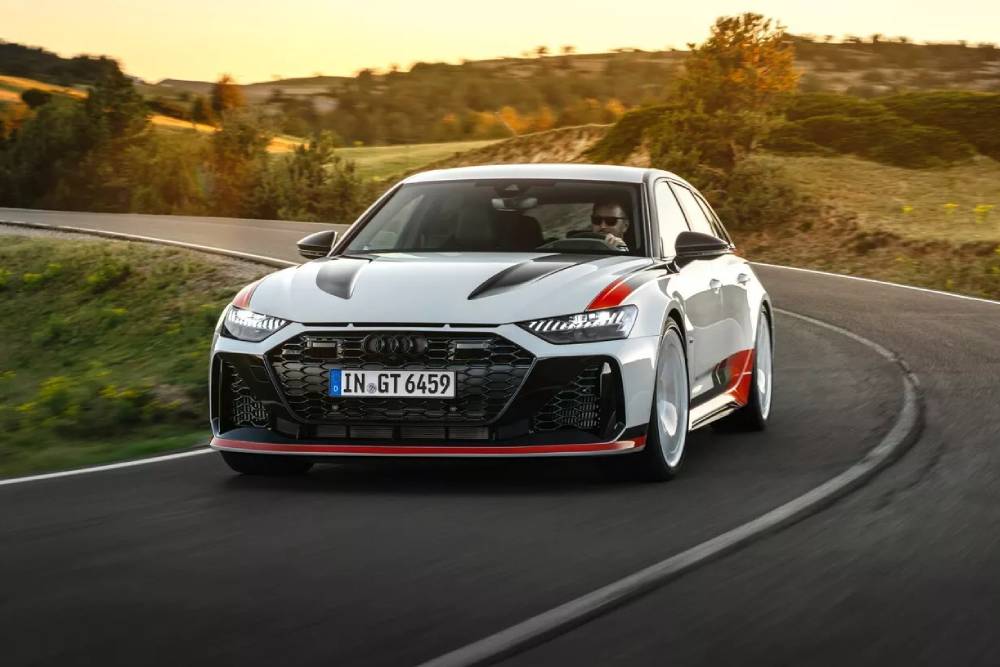 https://autogreeknews.gr/wp-content/uploads/2024/02/2024-Audi-RS-6-Avant-GT-0205-62.jpg