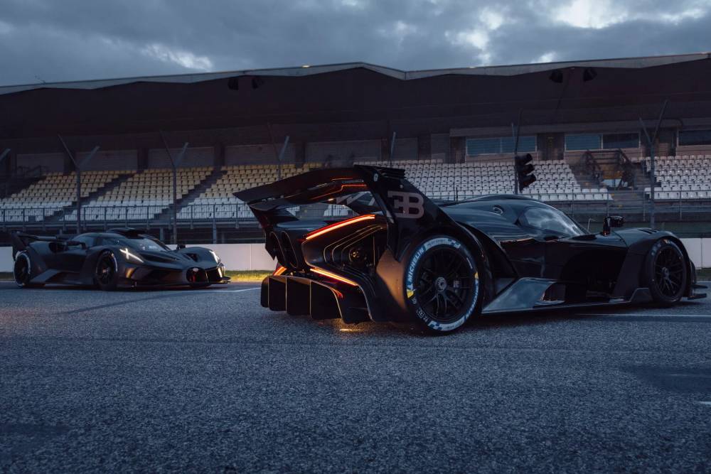 https://autogreeknews.gr/wp-content/uploads/2024/02/2024-Bugatti-Bolide-4-2048x1366-1.jpg