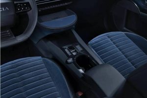 2024-Lancia-Ypsilon-Limited-Edition-Cassina-10-204