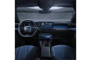 2024-Lancia-Ypsilon-Limited-Edition-Cassina-7-2048 (1)