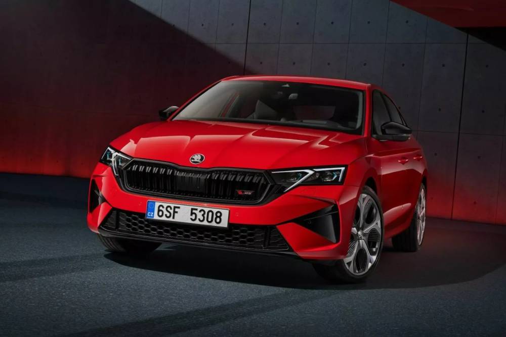 https://autogreeknews.gr/wp-content/uploads/2024/02/2024-Skoda-Octavia-RS-11-2048x1366-1.jpg