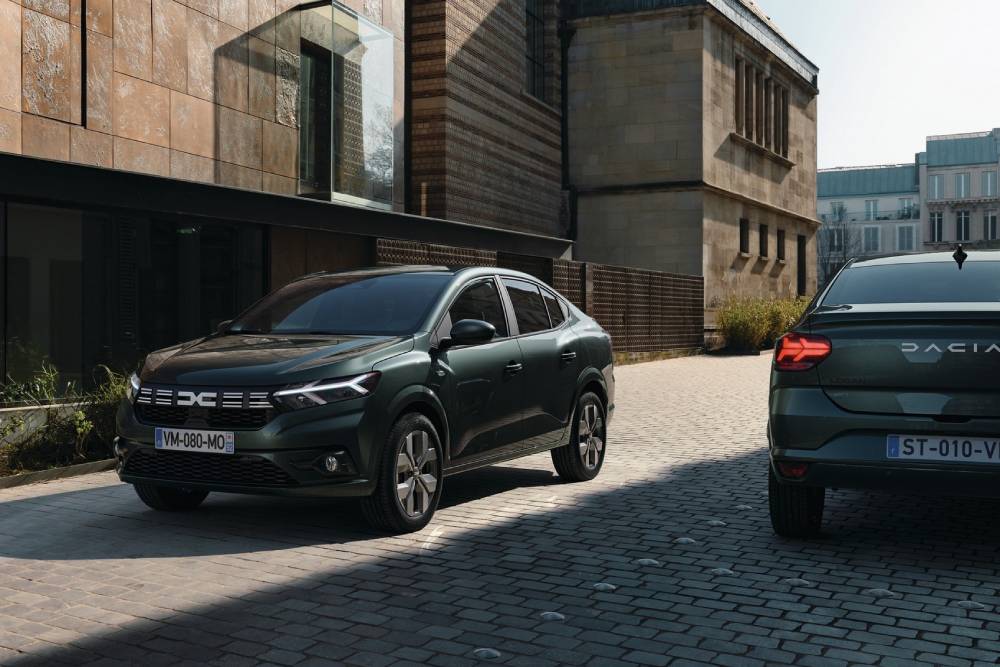 https://autogreeknews.gr/wp-content/uploads/2024/02/2024-dacia-lineup-of-affordable-models-aligns-to-g-3.jpg