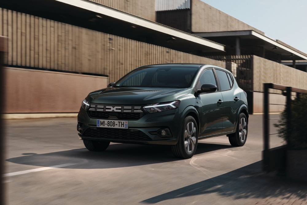 https://autogreeknews.gr/wp-content/uploads/2024/02/2024-dacia-lineup-of-affordable-models-aligns-to-g-4.jpg