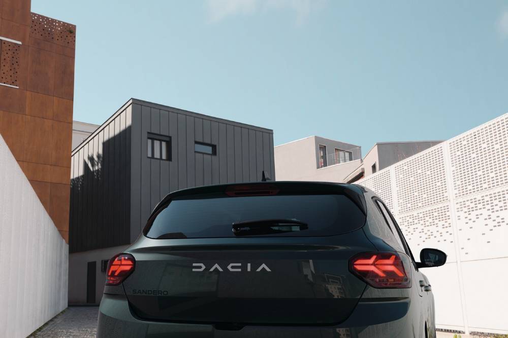 https://autogreeknews.gr/wp-content/uploads/2024/02/2024-dacia-lineup-of-affordable-models-aligns-to-g-5.jpg
