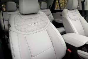 2025-Ford-Explorer-Platinum-10-2048×1165