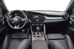 Alfa-Romeo-Giulia-2.0-Q4-(17)