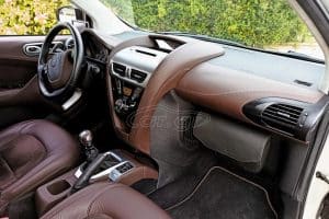Aston-Martin-Cygnet-used-(3)