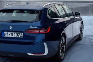 BMW-5-Series-Touring-2-scaled