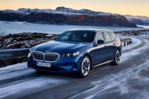 BMW-5-Series-Touring-4-2048×1366