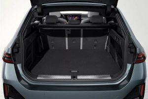 BMW-i5-Touring-33-2048×1536