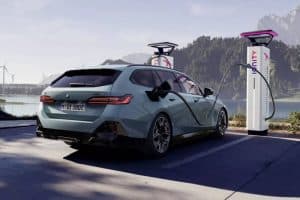 BMW-i5-Touring-50-2048×1151