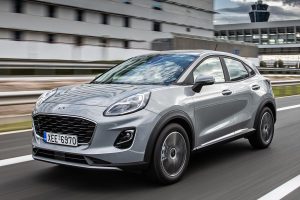 Ford-Puma-Titanium-kinisi