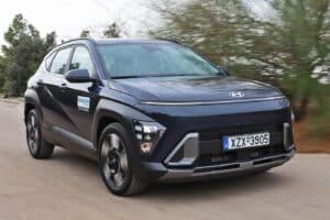 Hyundai-Kona-2023-kinisi