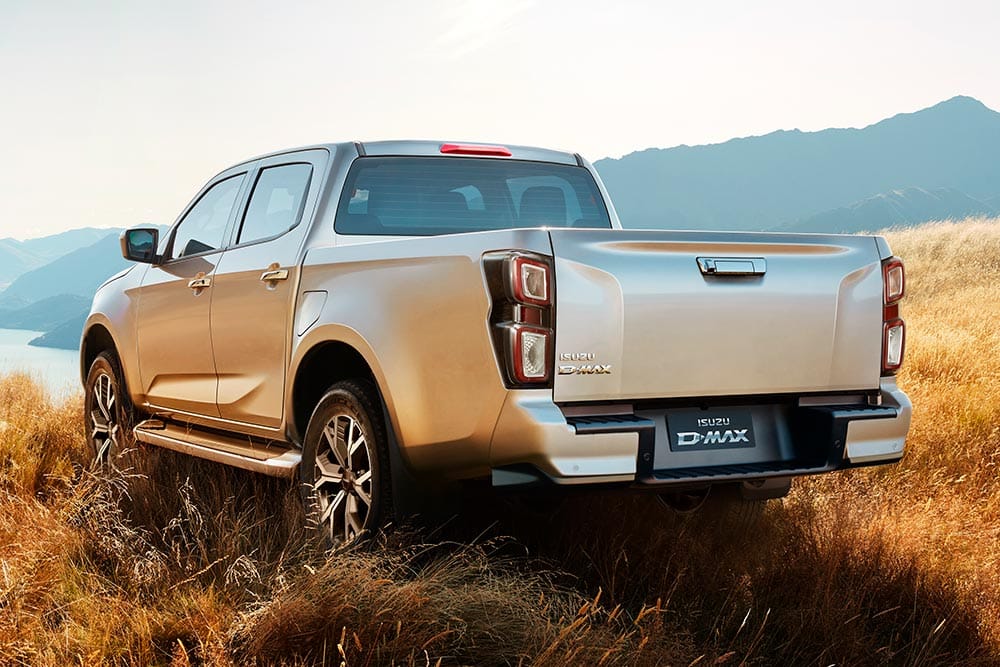 https://autogreeknews.gr/wp-content/uploads/2024/02/Isuzu-D-Max-12.jpg