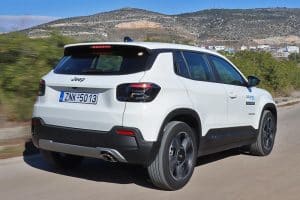 Jeep-Avenger-1.2T-100-HP-(25)