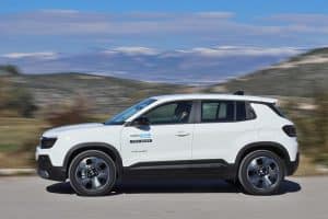 Jeep-Avenger-1.2T-100-HP-(26)