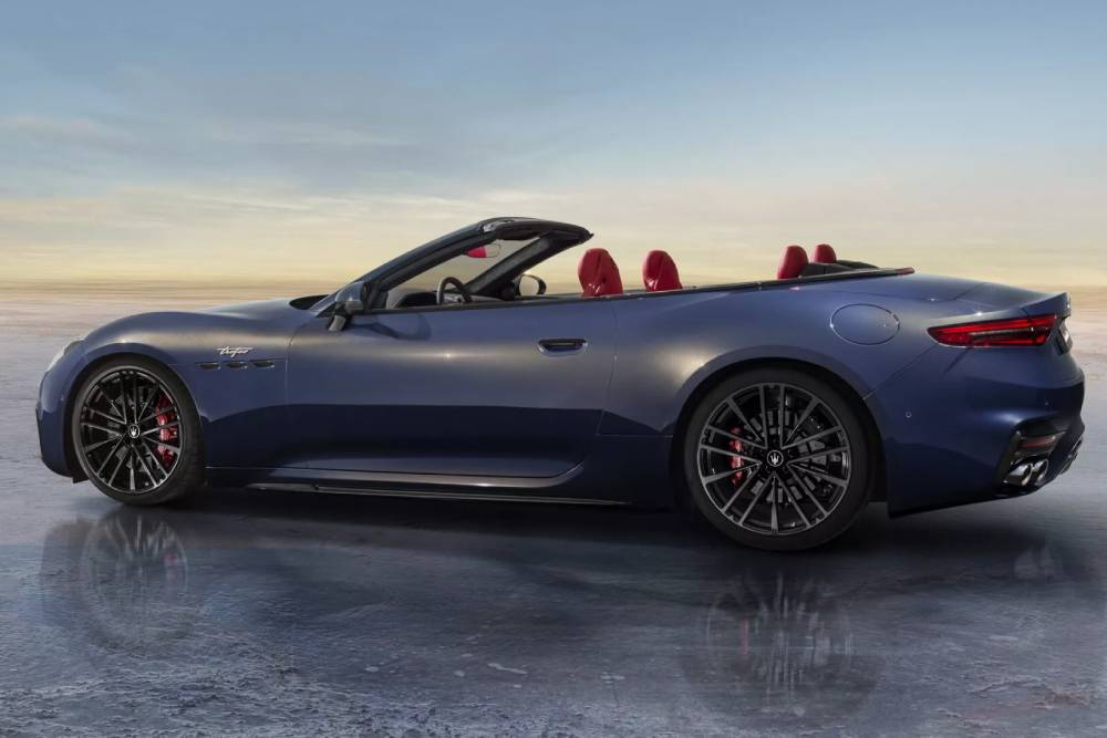 https://autogreeknews.gr/wp-content/uploads/2024/02/Maserati_GranCabrio_Trofeo-4-2048x1107-1.jpg