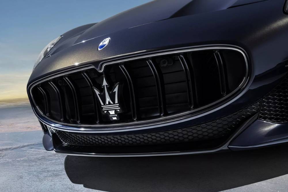 https://autogreeknews.gr/wp-content/uploads/2024/02/Maserati_GranCabrio_Trofeo-5-2048x1366-1.jpg