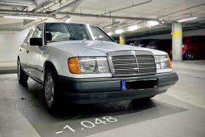 Mercedes-200D-1987-(2)