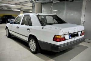 Mercedes-200D-1987-(3)